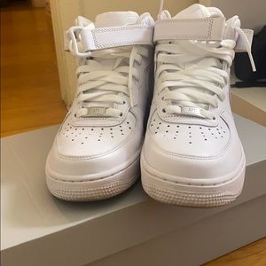 Womens Air Force 1 Mid ‘07 LE